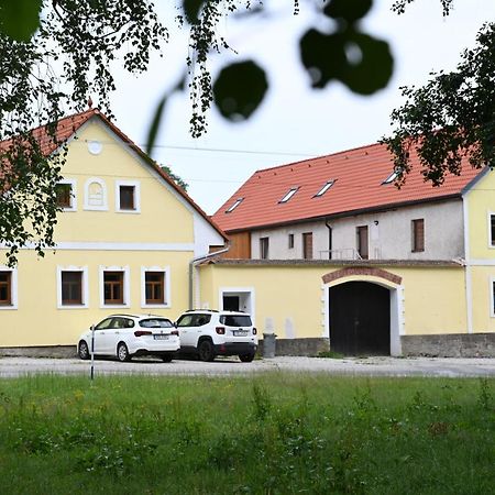 Penzion Mezi Radky Jindrichuv Hradec Luaran gambar