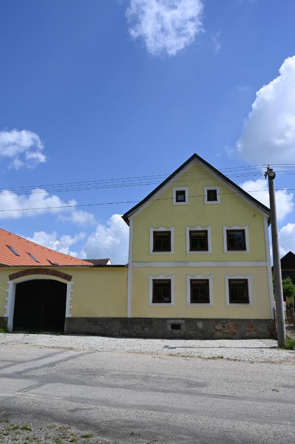 Penzion Mezi Radky Jindrichuv Hradec Luaran gambar