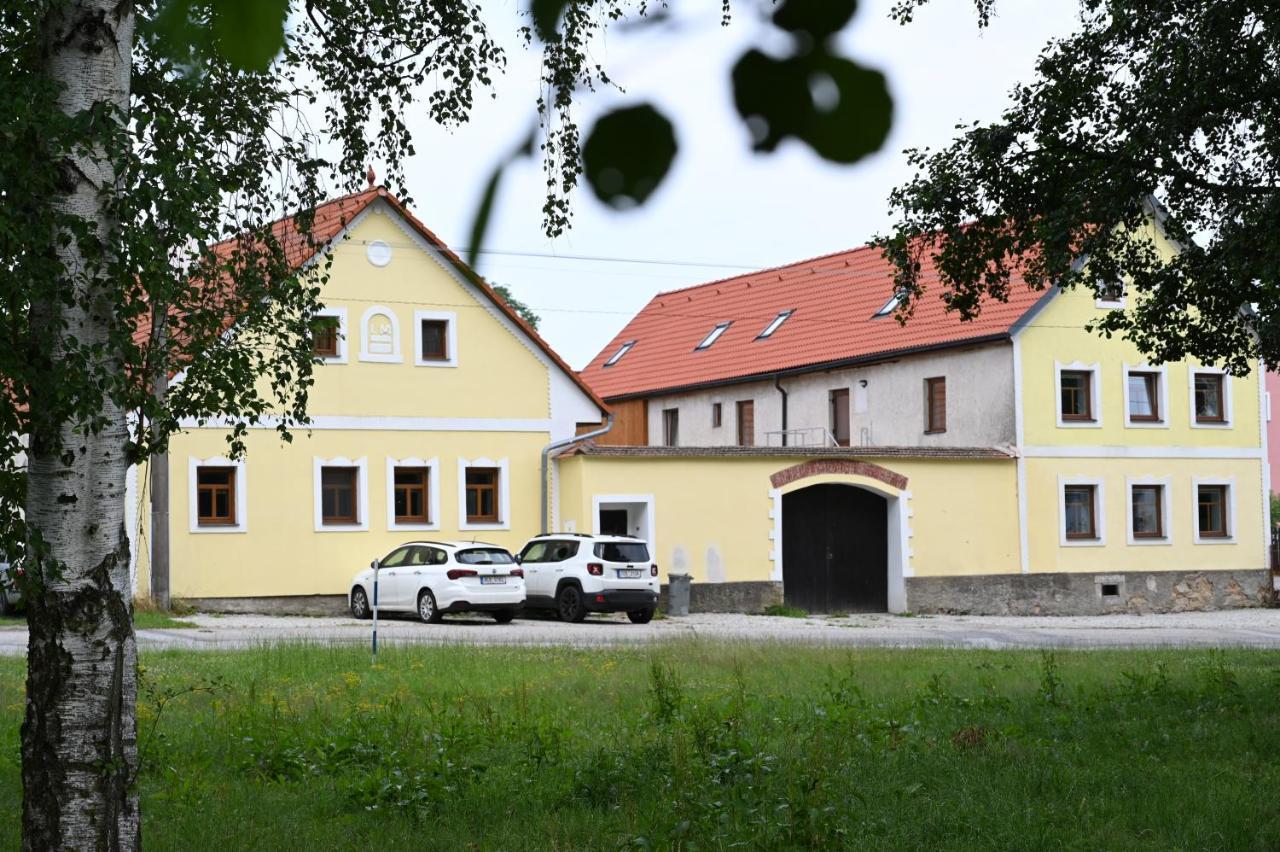 Penzion Mezi Radky Jindrichuv Hradec Luaran gambar